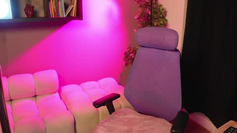 Emma online show from June 23, 2026, 11:58 pm