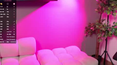 Snapshot of emma_lirys chatting on June 24, 2026, 10:42 pm Emma online show from June 24, 2026, 10:42 pm