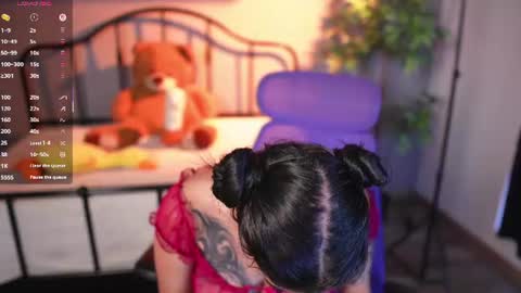 Snapshot of emma_lirys chatting on August 6, 2026, 8:55 pm Emma online show from August 6, 2026, 8:55 pm
