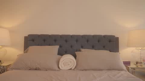 emma_lu1 online show from February 23, 2025, 3:18 pm