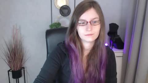 emma online show from November 19, 2025, 6:46 am