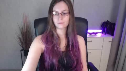 emma online show from December 4, 2025, 7:39 am