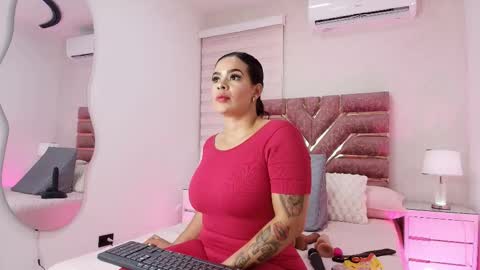 Snapshot of emma_madison_ chatting on November 26, 2025, 11:55 am emma online show from November 26, 2025, 11:55 am