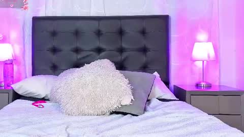 Snapshot of emma_martiin chatting on July 2, 2026, 3:23 am Im Emma online show from July 2, 2026, 3:23 am