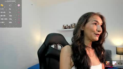 Snapshot of emma_mendoza chatting on May 19, 2026, 11:38 am Emma online show from May 19, 2026, 11:38 am