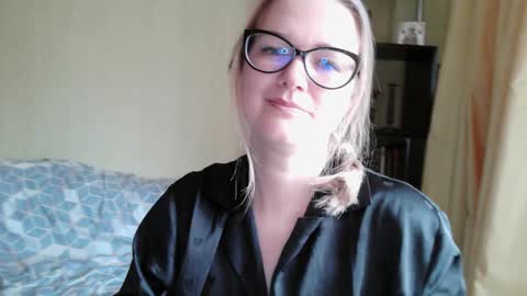 Snapshot of emma_misty_ chatting on October 21, 2025, 7:53 am emma_misty_ online show from October 21, 2025, 7:53 am