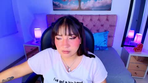 Snapshot of emma_monserratt chatting on November 21, 2025, 8:40 pm Emma Monserratt online show from November 21, 2025, 8:40 pm