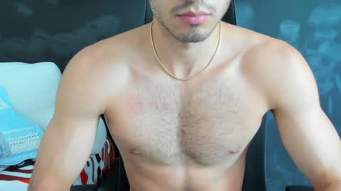 Snapshot of emma_muscle_ chatting on January 2, 2025, 6:01 pm emma online show from January 2, 2025, 6:01 pm