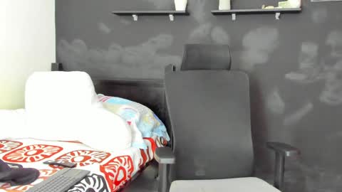 Snapshot of emma_muscle_ chatting on January 15, 2025, 5:47 pm emma online show from January 15, 2025, 5:47 pm