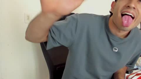 Snapshot of emma_muscle_ chatting on January 25, 2025, 12:59 am emma online show from January 25, 2025, 12:59 am