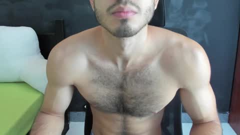 Snapshot of emma_muscle_ chatting on March 5, 2025, 12:00 pm emma online show from March 5, 2025, 12:00 pm