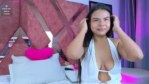 EMMA REVEES  online show from April 26, 2026, 5:16 am