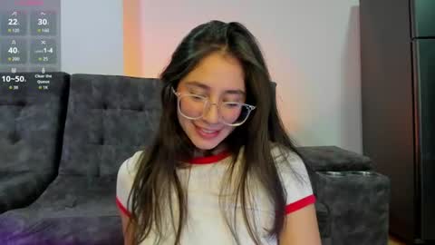 Snapshot of emma_sandovaal chatting on June 17, 2026, 5:54 am Emma online show from June 17, 2026, 5:54 am