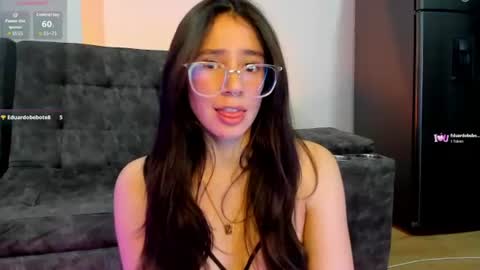 Snapshot of emma_sandovaal chatting on July 8, 2026, 6:51 am Emma online show from July 8, 2026, 6:51 am