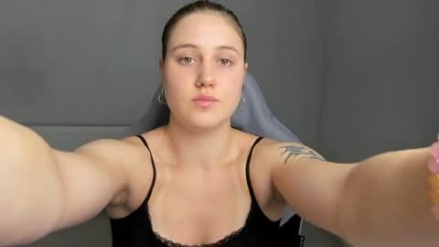 Snapshot of emma_sweettyy chatting on July 11, 2026, 11:57 am Emma online show from July 11, 2026, 11:57 am