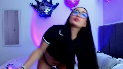 Snapshot of emma_timli1 chatting on January 8, 2026, 1:19 am Emma online show from January 8, 2026, 1:19 am