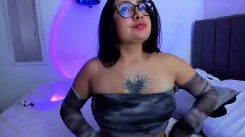 Snapshot of emma_timli1 chatting on January 19, 2026, 4:49 am Emma online show from January 19, 2026, 4:49 am