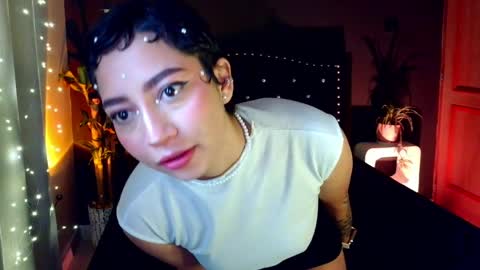 Emma web online show from April 29, 2026, 1:04 pm