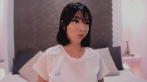 emma_woods__ online show from October 19, 2025, 12:28 pm