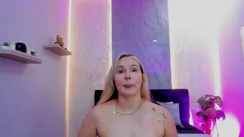 Snapshot of emmaa_white_ chatting on May 23, 2026, 5:39 pm EMMA online show from May 23, 2026, 5:39 pm