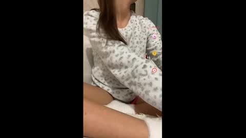 Emma 31487 online show from October 28, 2025, 4:42 pm