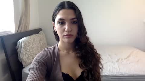 Emma online show from December 10, 2024, 6:06 pm