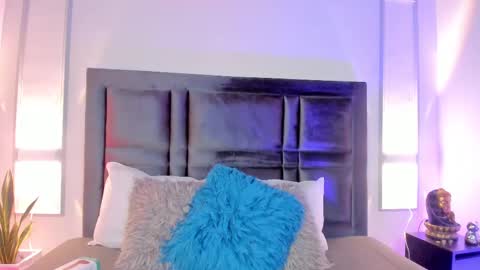 Snapshot of emmabecket2 chatting on March 11, 2025, 3:37 am emma becket online show from March 11, 2025, 3:37 am