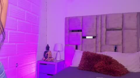 Snapshot of emmabecket2 chatting on November 20, 2025, 4:01 am emma becket online show from November 20, 2025, 4:01 am