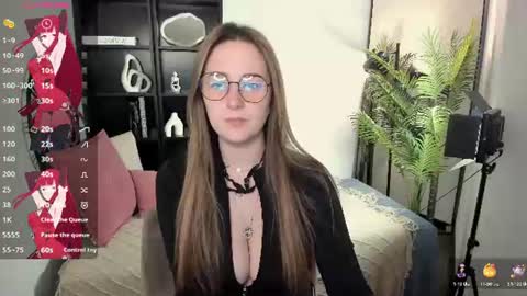 Snapshot of emmabloomm chatting on June 29, 2026, 10:10 pm Emma online show from June 29, 2026, 10:10 pm