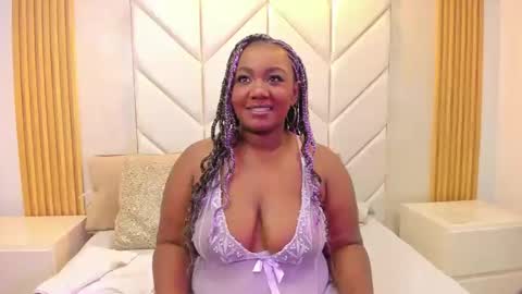 Snapshot of emmabrantt_ chatting on November 5, 2025, 3:39 am EmmaBrantt online show from November 5, 2025, 3:39 am