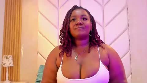 Snapshot of emmabrantt_ chatting on June 16, 2026, 4:04 am EmmaBrantt online show from June 16, 2026, 4:04 am