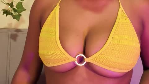 Snapshot of emmaconneer chatting on September 24, 2025, 11:08 pm Emma online show from September 24, 2025, 11:08 pm