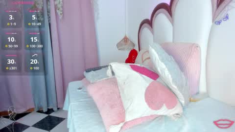 Snapshot of emmacrush chatting on May 15, 2026, 10:17 pm Welcome Im yosein Your love is my passion activate it with your tips and enjoy with me online show from May 15, 2026, 10:17 pm