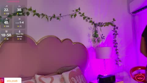 Snapshot of emmacrush chatting on June 2, 2026, 11:18 pm Welcome Im yosein Your love is my passion activate it with your tips and enjoy with me online show from June 2, 2026, 11:18 pm