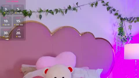 Snapshot of emmacrush chatting on July 25, 2026, 7:11 pm Welcome Im yosein Your love is my passion activate it with your tips and enjoy with me online show from July 25, 2026, 7:11 pm