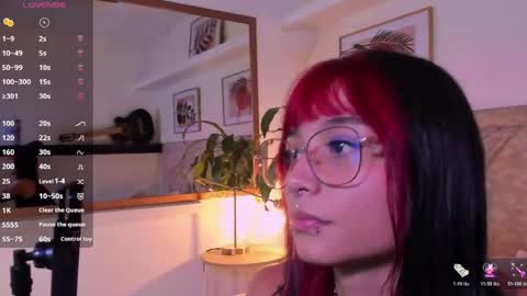 Snapshot of emmaduff_ chatting on May 17, 2026, 7:54 pm online show from May 17, 2026, 7:54 pm