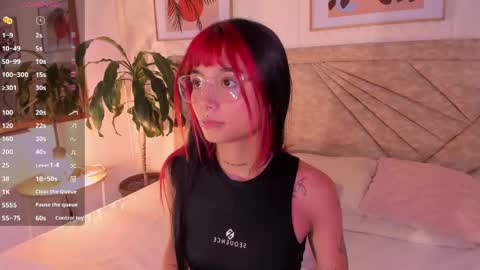 Snapshot of emmaduff_ chatting on June 7, 2026, 11:47 am online show from June 7, 2026, 11:47 am