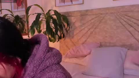 Snapshot of emmaduff_ chatting on June 10, 2026, 11:53 am online show from June 10, 2026, 11:53 am