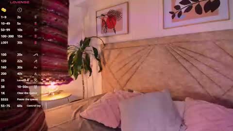 Snapshot of emmaduff_ chatting on June 13, 2026, 11:52 am online show from June 13, 2026, 11:52 am