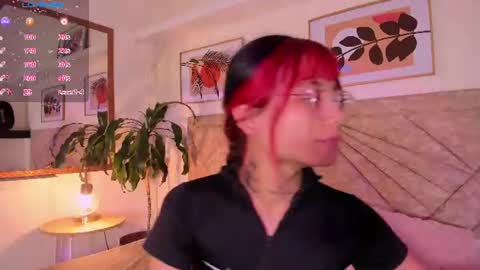Snapshot of emmaduff_ chatting on June 15, 2026, 11:45 am online show from June 15, 2026, 11:45 am