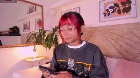 Snapshot of emmaduff_ chatting on June 21, 2026, 11:57 am online show from June 21, 2026, 11:57 am