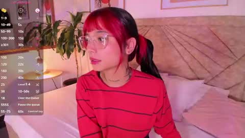 Snapshot of emmaduff_ chatting on June 24, 2026, 11:42 am online show from June 24, 2026, 11:42 am