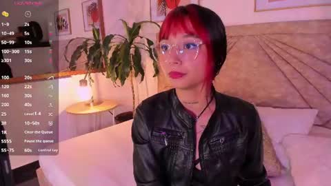 Snapshot of emmaduff_ chatting on June 27, 2026, 11:37 am online show from June 27, 2026, 11:37 am