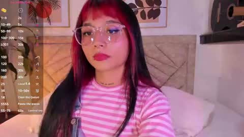Snapshot of emmaduff_ chatting on July 14, 2026, 7:52 pm online show from July 14, 2026, 7:52 pm