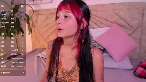 Snapshot of emmaduff_ chatting on July 21, 2026, 8:00 pm online show from July 21, 2026, 8:00 pm