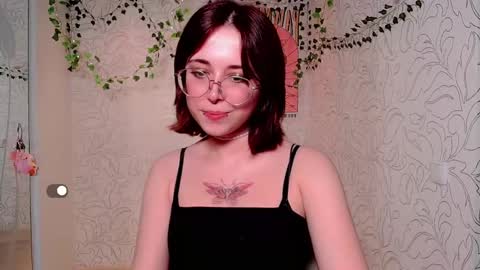 Snapshot of emmae__ chatting on December 22, 2024, 2:38 pm Emma online show from December 22, 2024, 2:38 pm