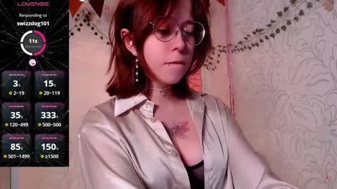 Snapshot of emmae__ chatting on January 4, 2025, 9:32 am Emma online show from January 4, 2025, 9:32 am