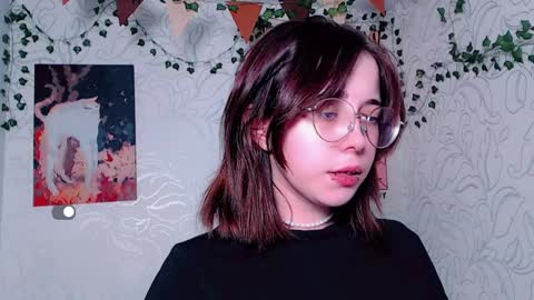 Snapshot of emmae__ chatting on February 24, 2025, 12:16 pm Emma online show from February 24, 2025, 12:16 pm