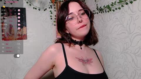 Snapshot of emmae__ chatting on February 27, 2025, 11:52 am Emma online show from February 27, 2025, 11:52 am