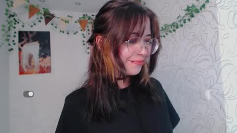 Snapshot of emmae__ chatting on September 17, 2025, 4:14 am Emma online show from September 17, 2025, 4:14 am